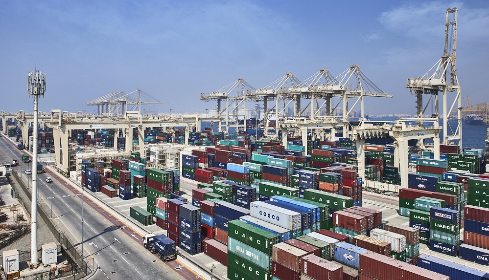 تدريب للاستجابة للتسربات النفطية في ميناء جبل علي